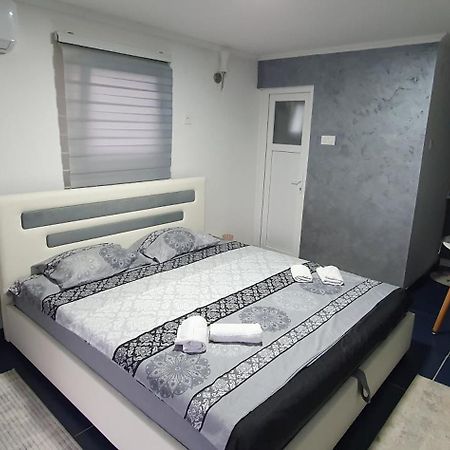 Cozzy Apartment Near The Aiport Podgorica Mitrovici  Esterno foto