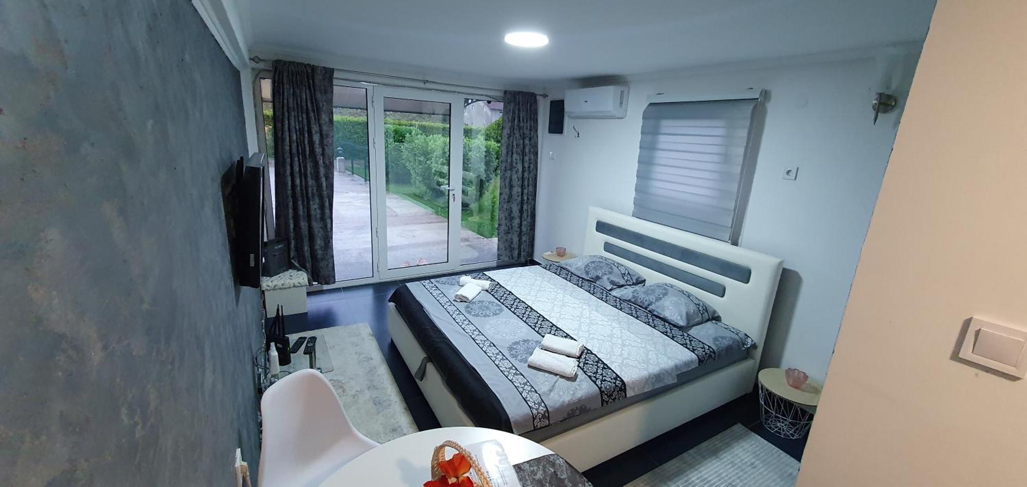 Cozzy Apartment Near The Aiport Podgorica Mitrovici  Esterno foto